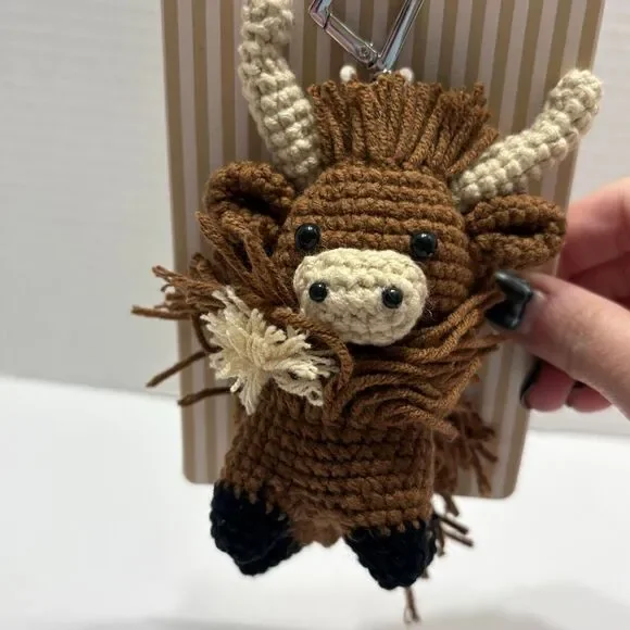 Highland Cow Crochet Knit Plush Bag Charm Brown Shaggy Silver Hardware NWT - Picture 2 of 2